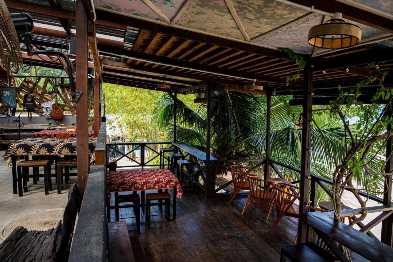 Tioman Cabana Bed & Breakfast Kampong Ayer Batang Екстер'єр фото