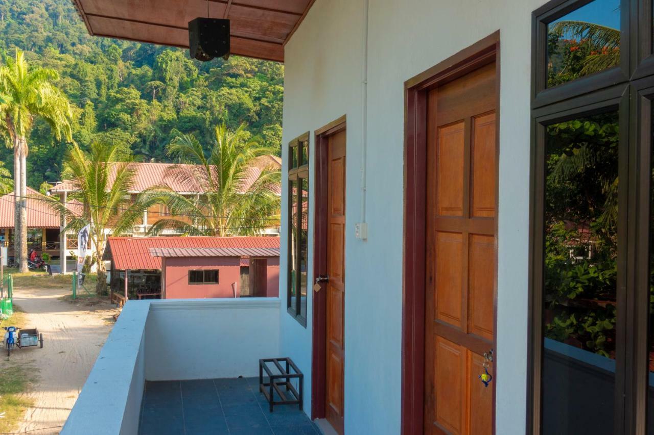 Tioman Cabana Bed & Breakfast Kampong Ayer Batang Екстер'єр фото